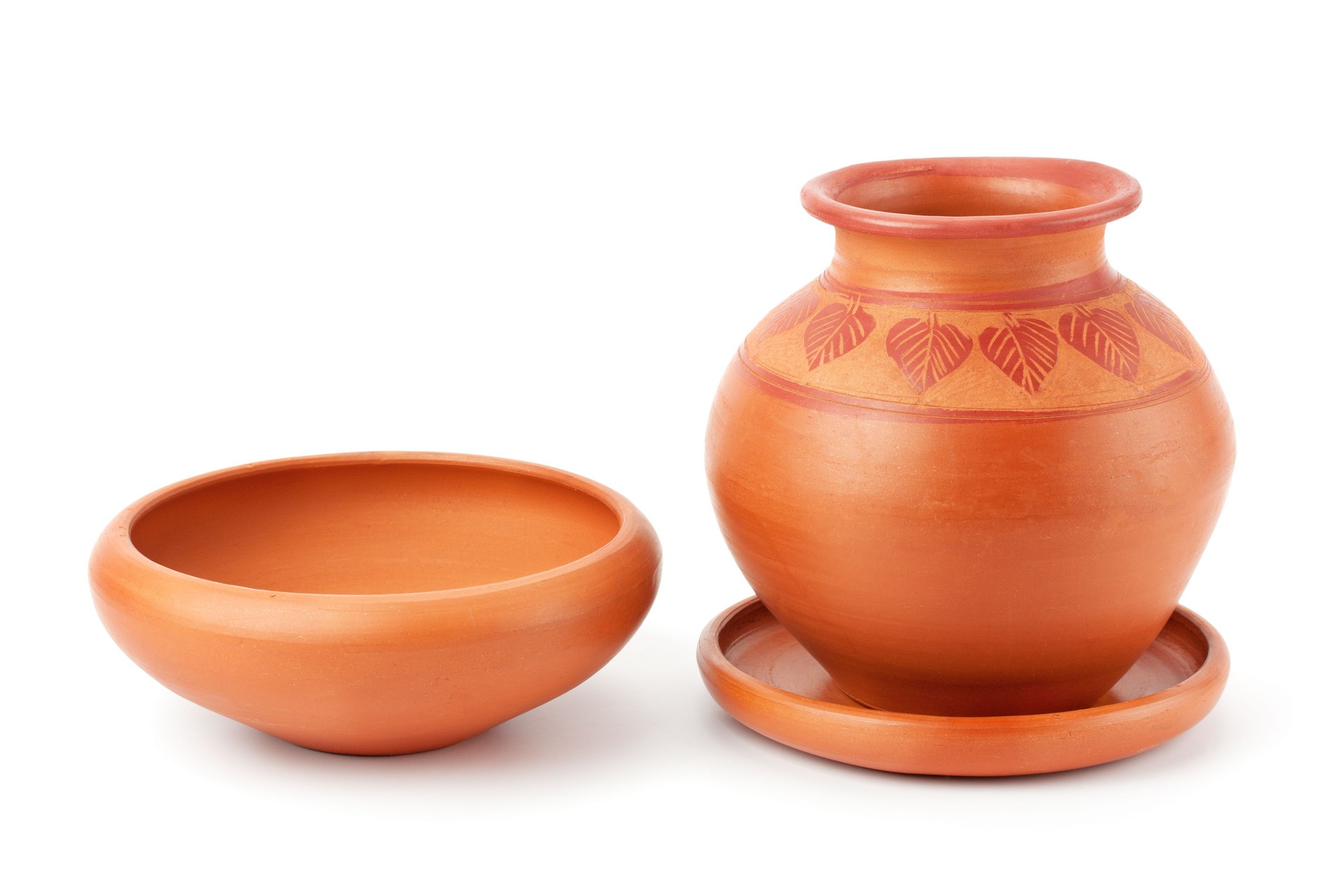 Clay pot and plate